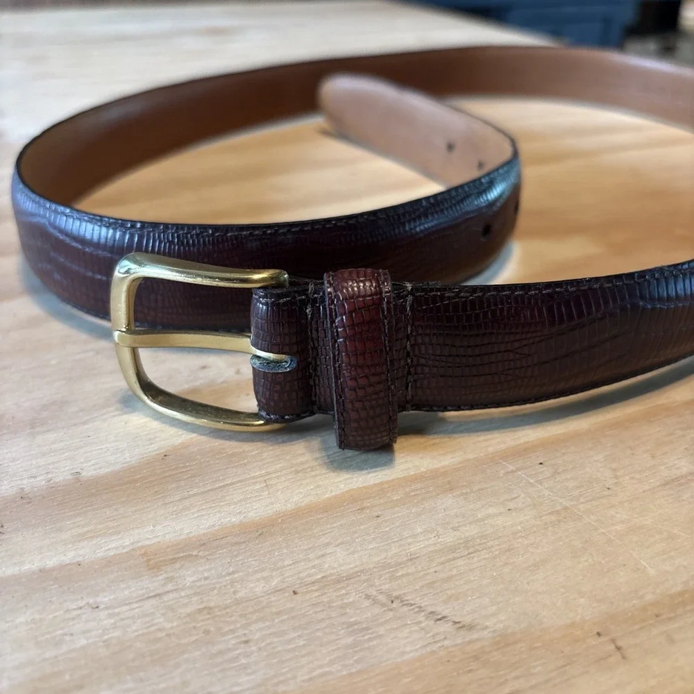 Roundtree & Yorke Brown Leather Belt Men's 42-105 Burnished Cowhide Solid Brass